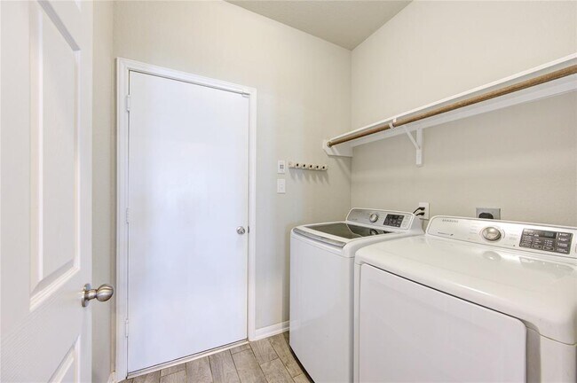 Building Photo - 5439 Rustic Ruby Dr