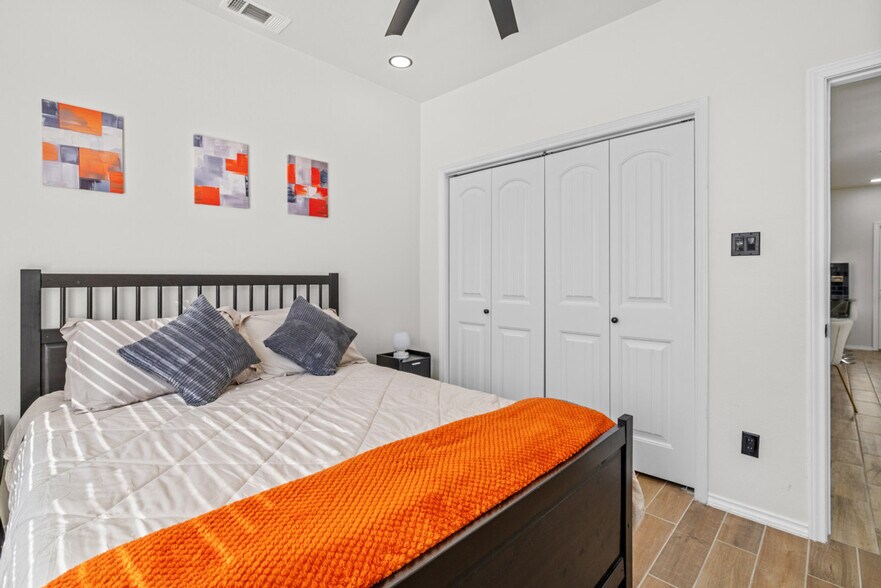 Building Photo - 3518 Dennis St