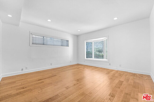 Building Photo - 2812 Anchor Ave