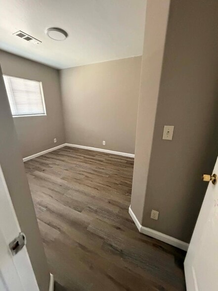 Building Photo - 730 S Haley St