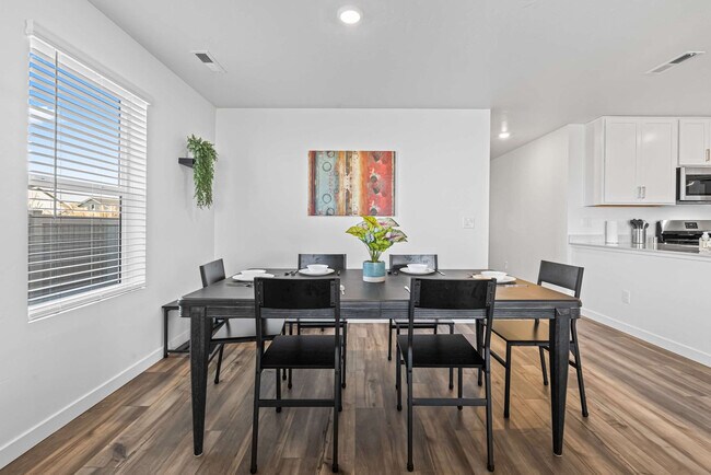 Building Photo - 8648 E Wishmore St