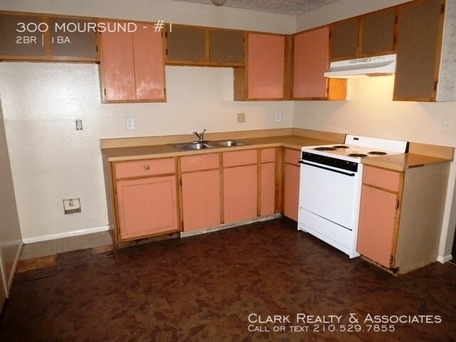 Building Photo - 300 Moursund Blvd. #1, San Antonio, TX. 78221