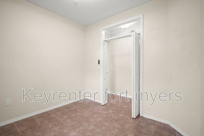 Building Photo - 11511 Villa Grand