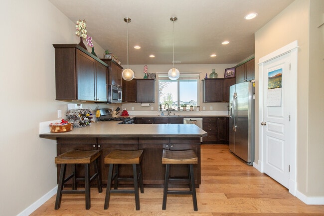 Building Photo - 136 Bull Frog Dr