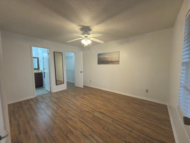 Building Photo - 1039 S Hiawassee Rd