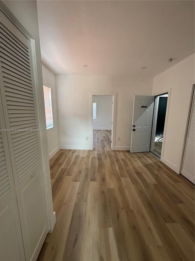 Building Photo - 4028 SW 11th St