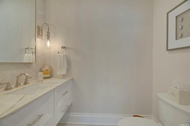 Building Photo - 165 Marine Pl