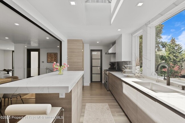 Building Photo - 120 S Spring St