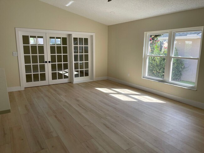 Building Photo - 8143 Laurel Green Dr