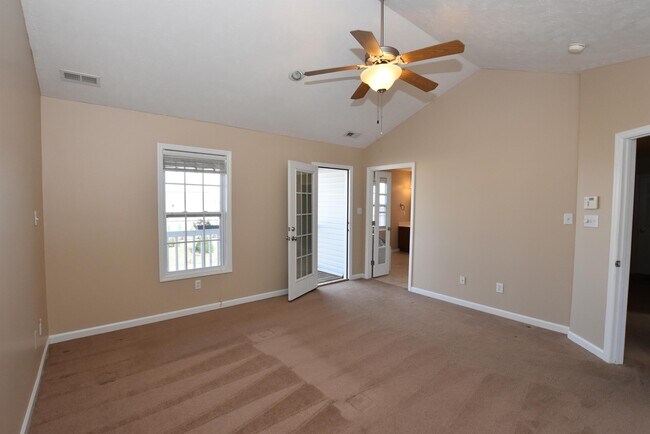 Building Photo - 60 Scranton Ct