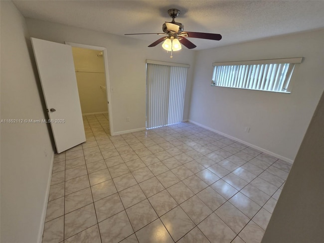 Building Photo - 9430 S Meadows Cir