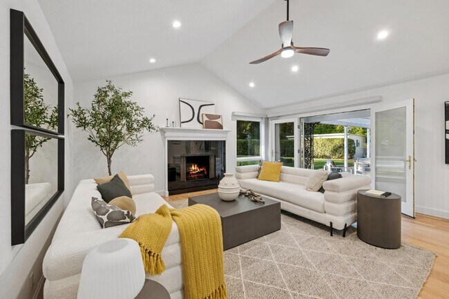 Building Photo - 243 Selby Ln