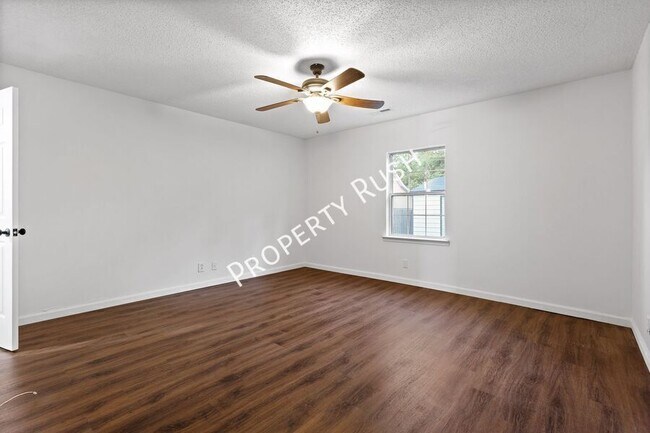 Building Photo - 3404 Frawley St