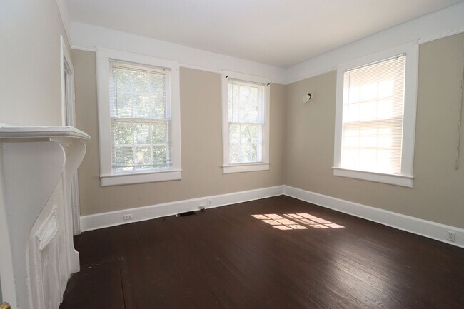 Building Photo - 1016 Laurens St