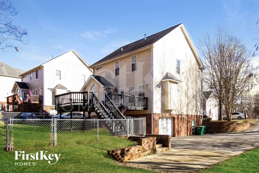 Building Photo - 909 Woodview Ridge Trail