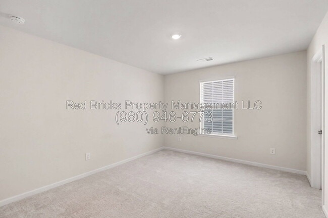 Building Photo - 16110 Winfield Hall Dr