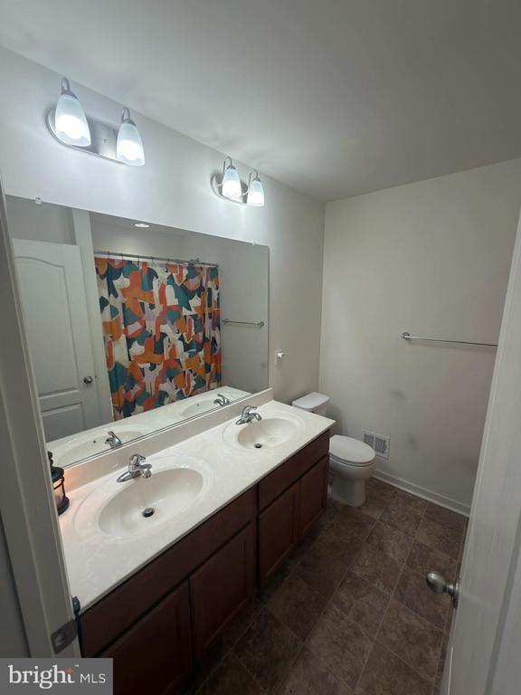 Building Photo - 117 Station Terrace E