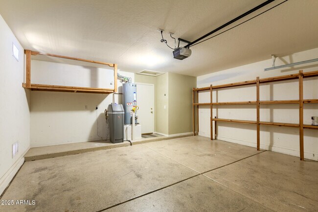 Building Photo - 30445 N Sunray Dr