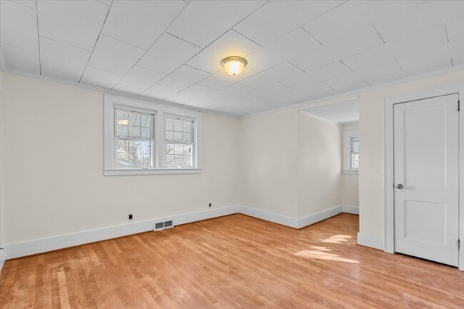 Building Photo - 807 Shamrock Rd