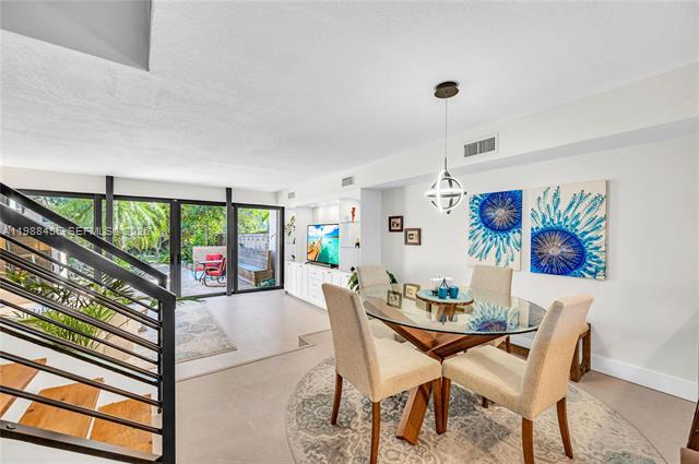 Building Photo - 7018 SW 53rd Ln