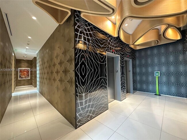 Building Photo - 501 NE 31st St