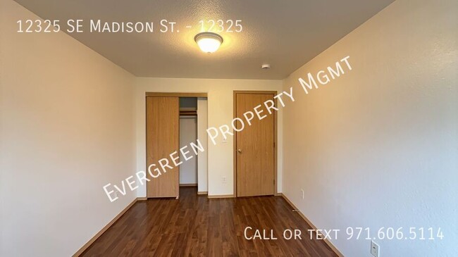 Building Photo - Cozy 3BR/2.5BA with Private Backyard & Att...