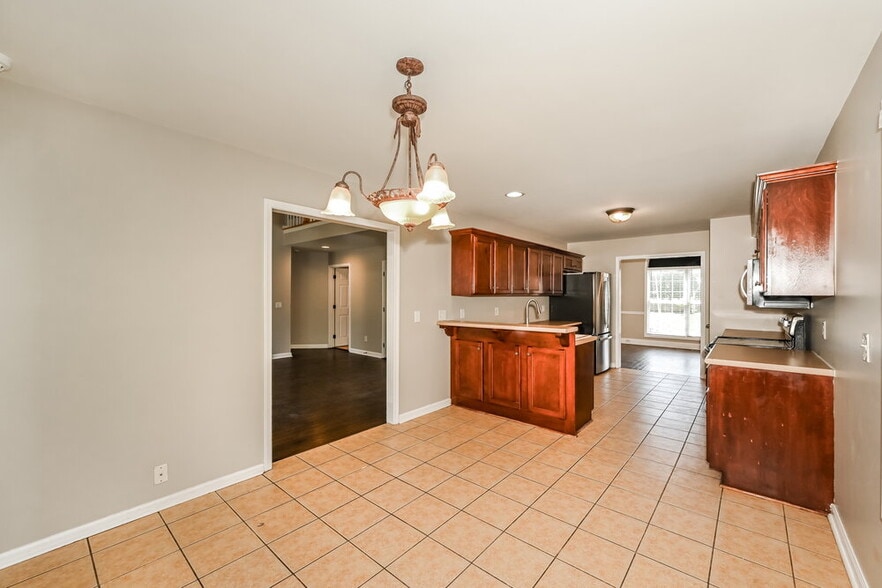 Building Photo - 3418 Leslie Ln