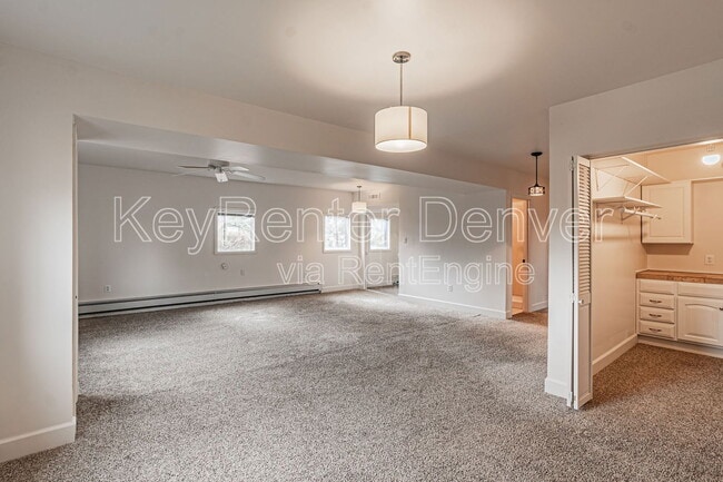 Building Photo - 990 Beech St