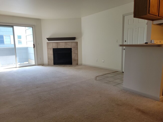 Building Photo - Boulder 1 Bedroom Condo for Rent with Pool...