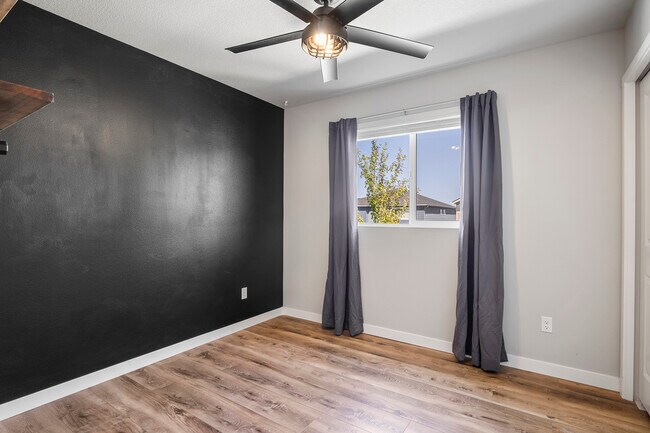 Building Photo - 20646 SE Gemstone Ave