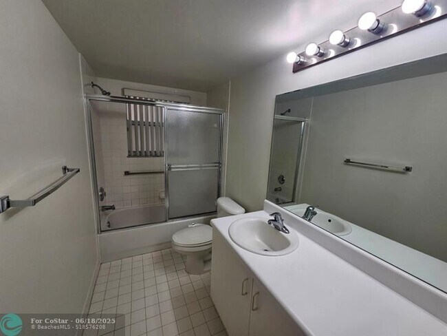 Building Photo - 9537 Weldon Cir