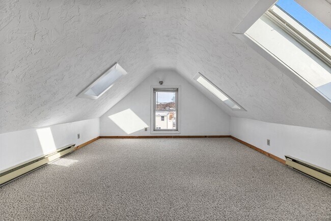 Building Photo - 12 Wright St