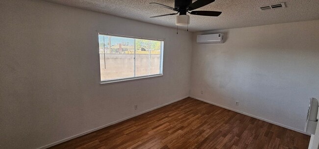 Building Photo - Cozy 3-bedroom, 2-bath with NEW Mini Split A/C