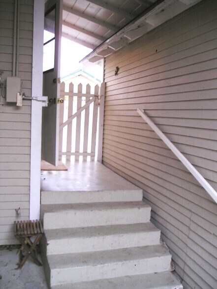 Building Photo - 3020 E 17th St