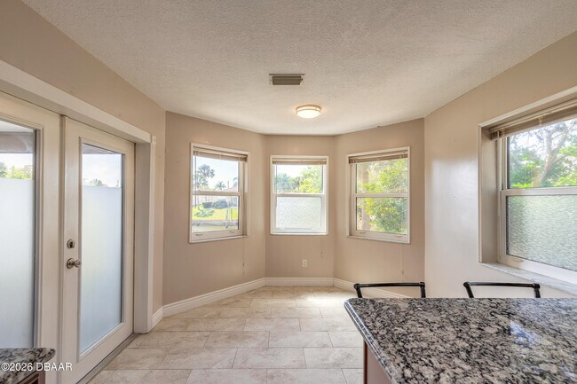 Building Photo - 10 Cormorant Ct