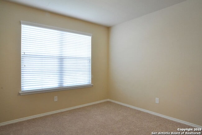 Building Photo - 4 Bedroom/2 Bath Amhurst Subdivision