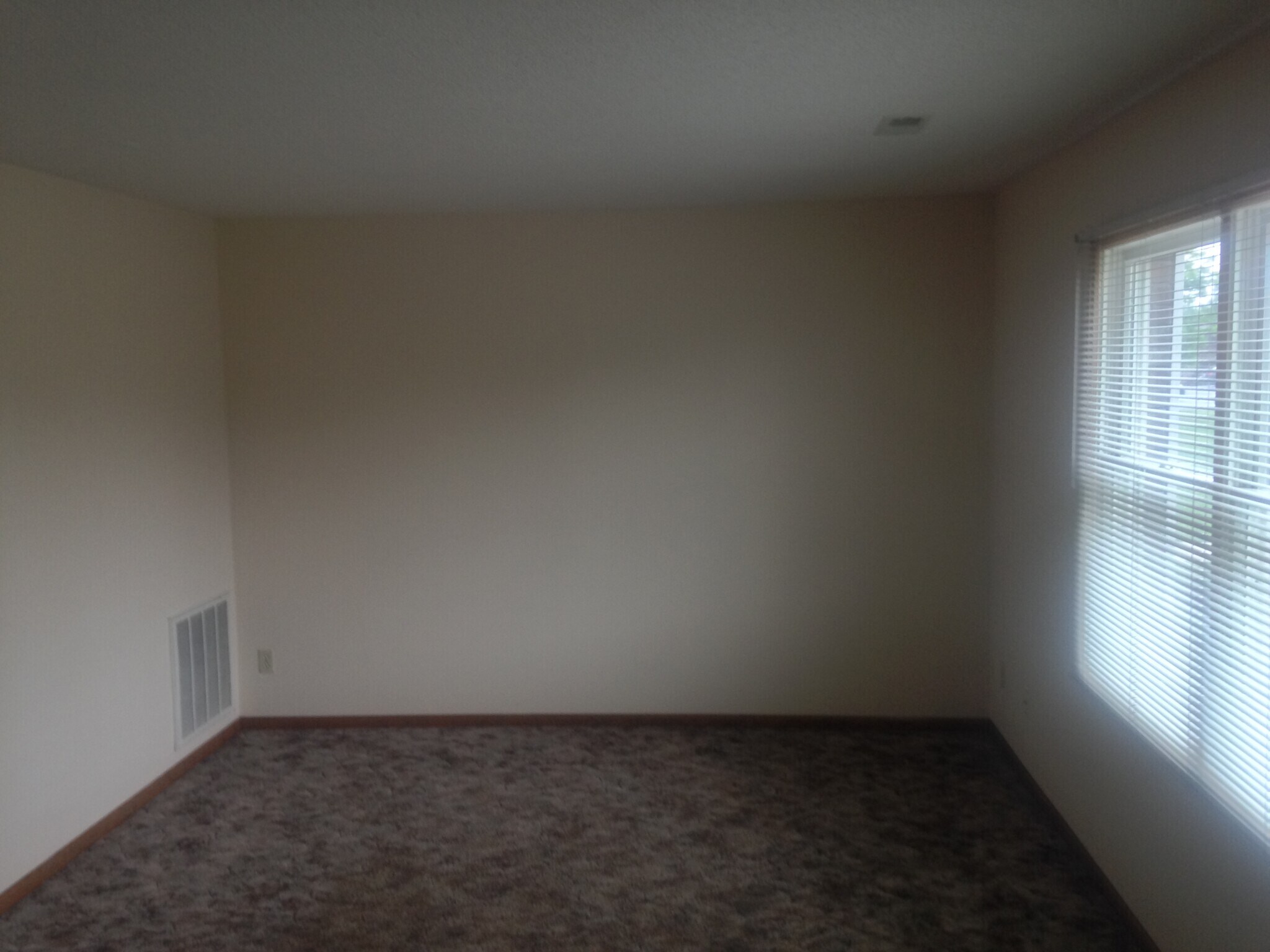 Building Photo - 4609 W Millbrook Dr