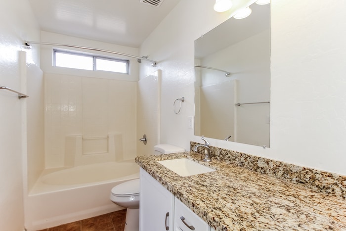 Building Photo - 2816 W Pecan Rd