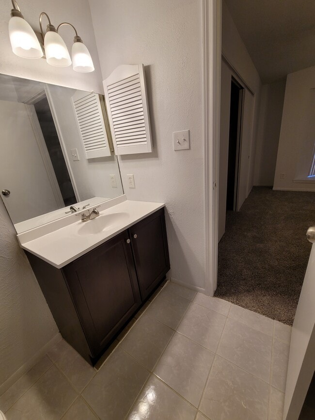 Building Photo - 2211 Place Rebecca Ln