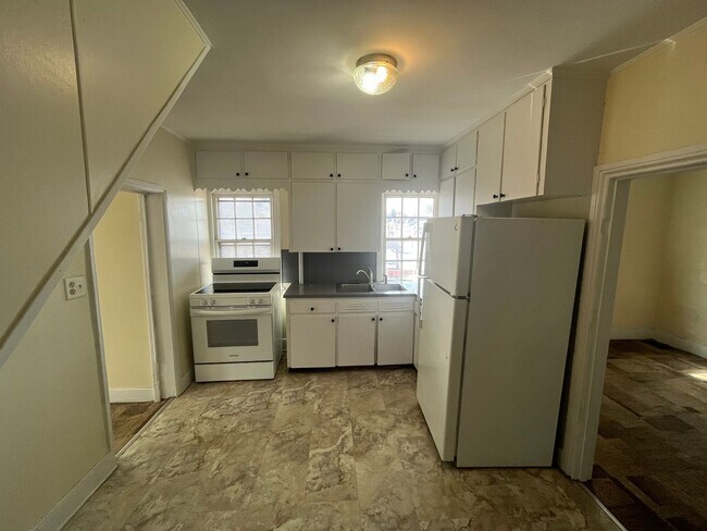 Building Photo - 436 N 2nd St