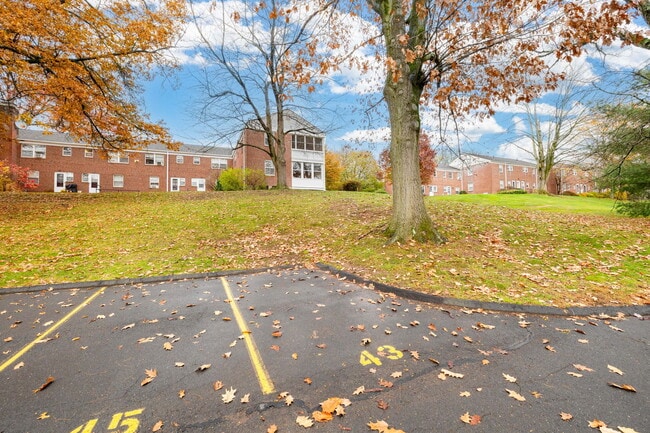 Building Photo - 43 Arnold Way