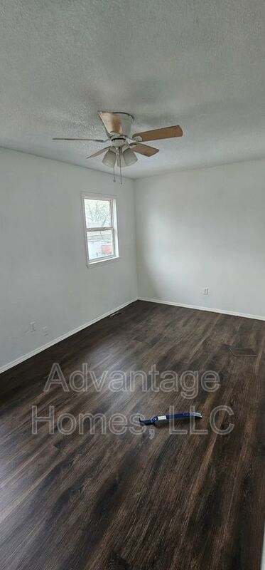 Building Photo - 721 N 70th Terrace