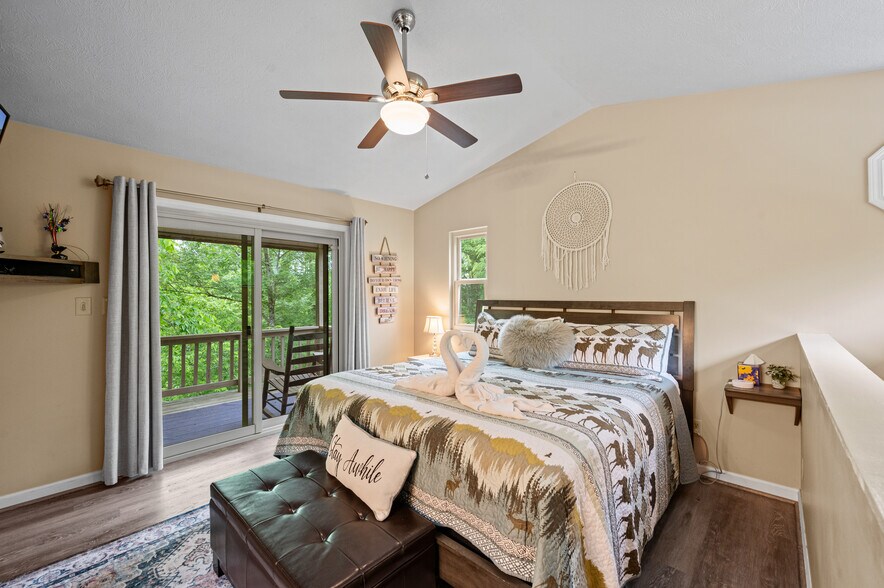 Building Photo - 930 Hideaway Hills Cir