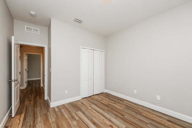 Building Photo - 568 Vista Ridge Dr