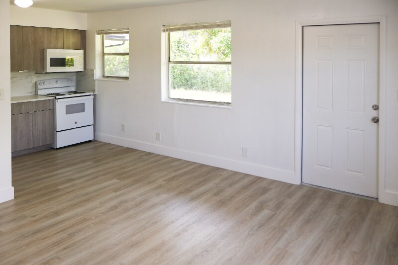 Building Photo - 1548 NW 52nd Ave