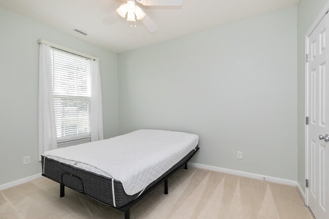 Building Photo - 412 Cline Falls Dr