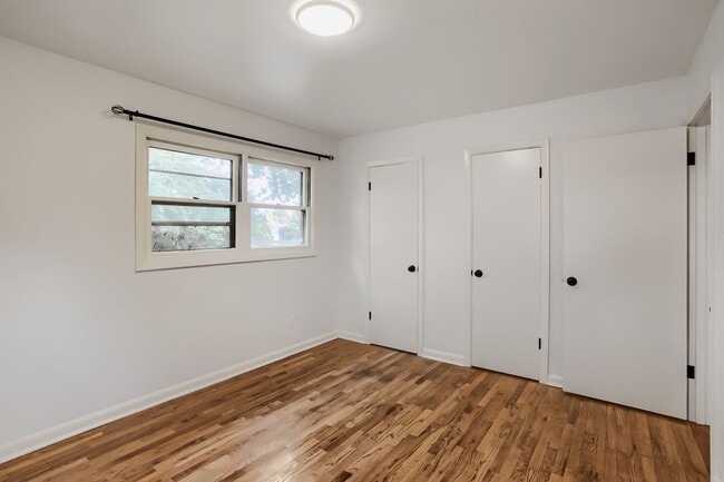 Building Photo - South Tabor — 2BR/1BA Home with Attached Garage