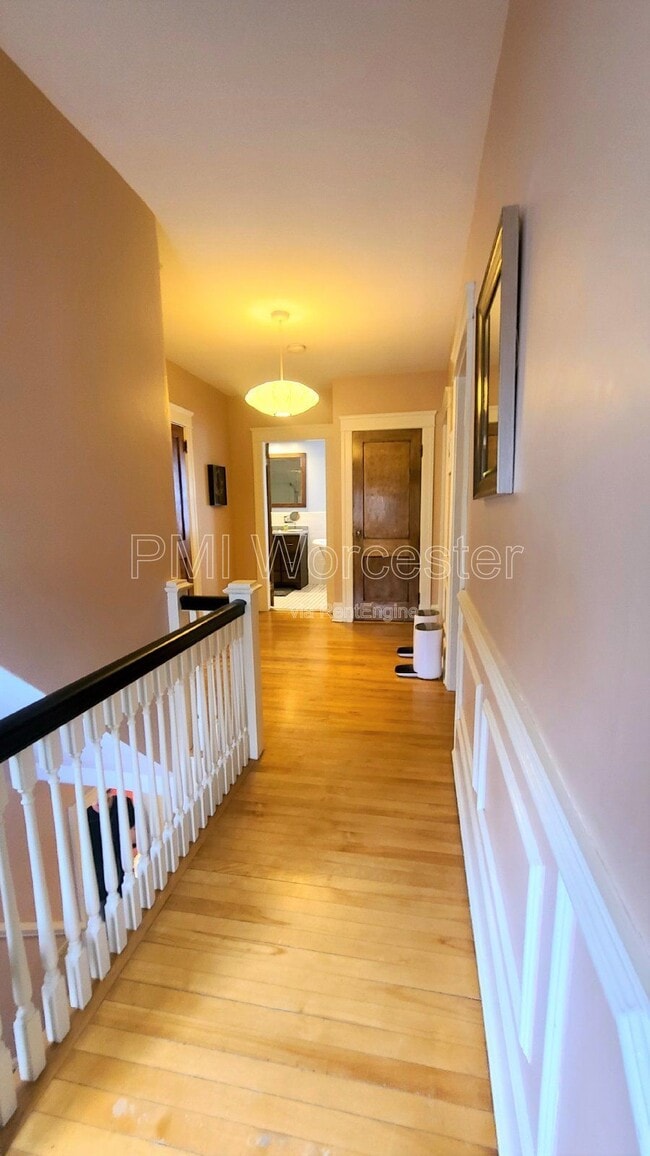 Building Photo - 18 Waconah Rd