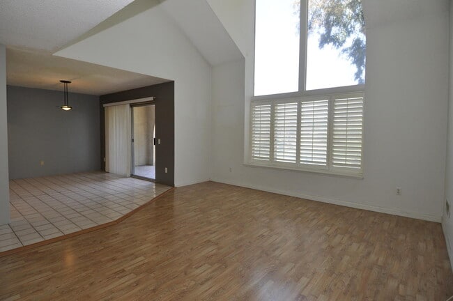 Building Photo - 4022 Layang Layang Cir
