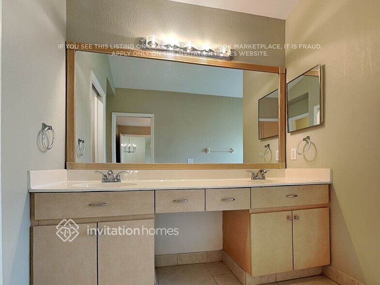 Building Photo - 2293 Stonegate Dr